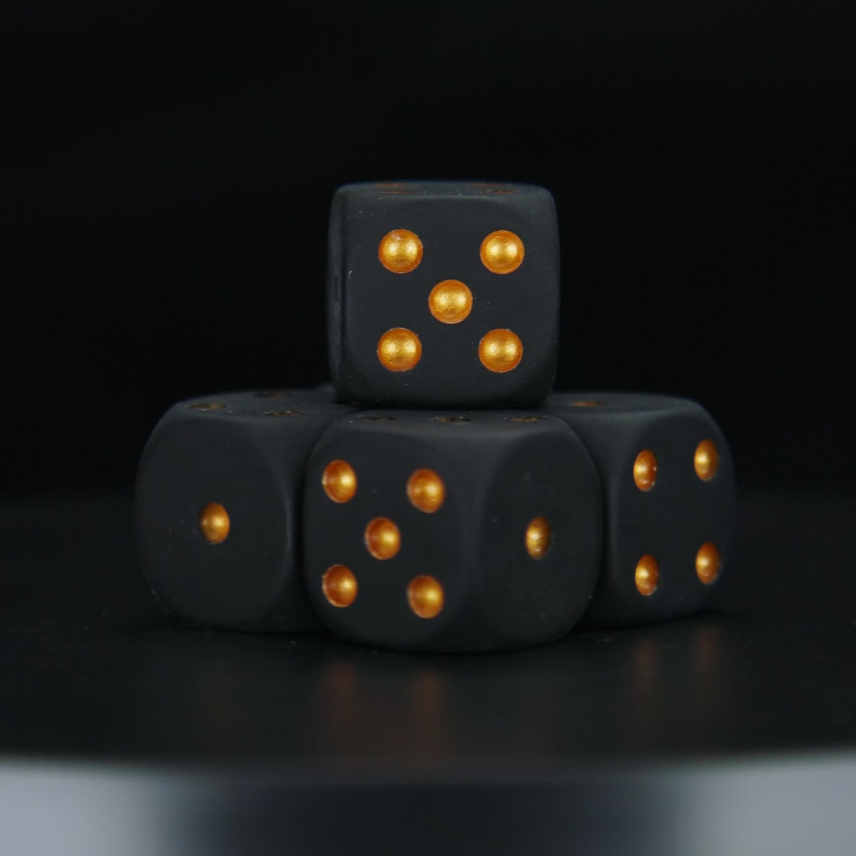 Crossed Scythes 16mm Dice